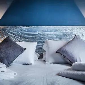Mama's Guest house